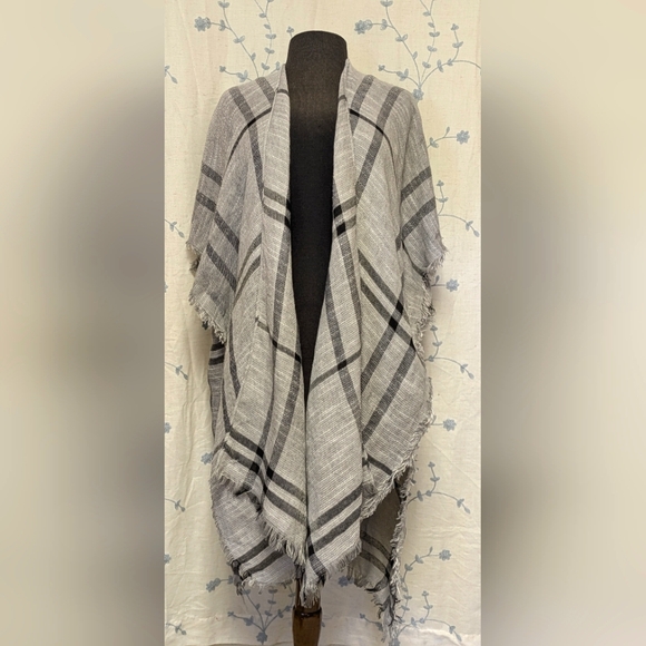 Oversized shawl wrap - Picture 5 of 6